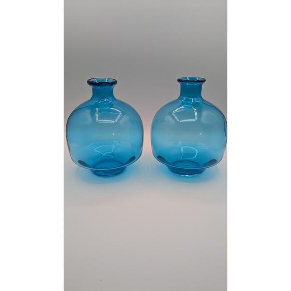 Vintage Art Glass Handblown Aqua Blue Vase - Picture 6 of 6